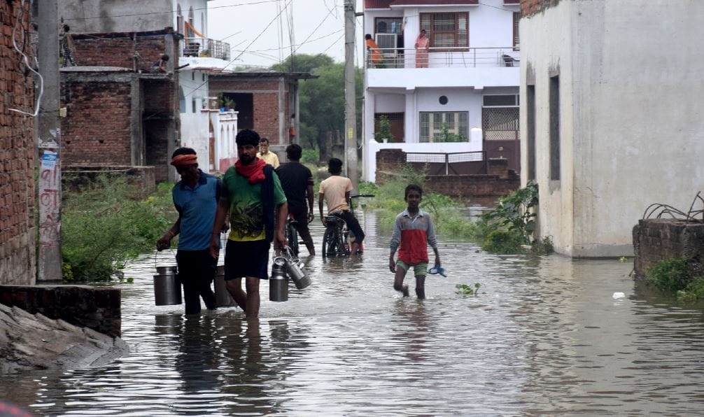 Flood in varanasi Ganga water level about to touch red mark panic in coastal areas