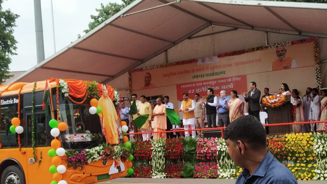 Number of E buses increased on Lucknow roads Uttar Pradesh.