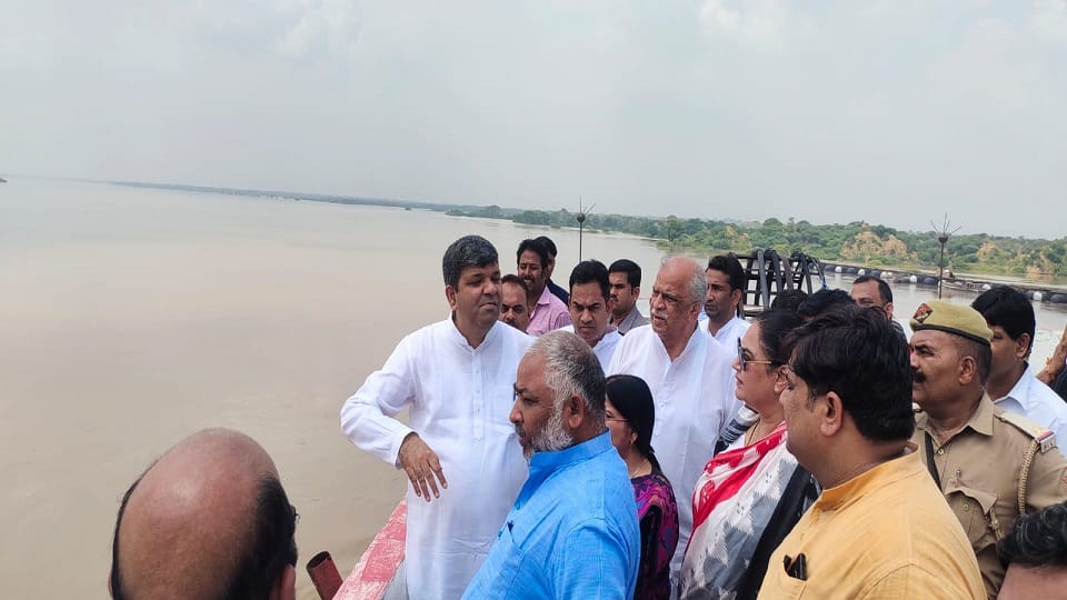Three ministers arrived to know the condition of Chambal will report to CM Yogi adityanath