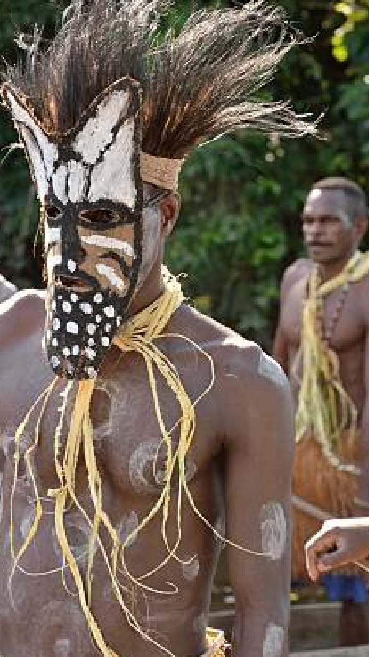 Most Dangerous Tribe: asmat tribe use enemies skull as pillows eat skin after killing