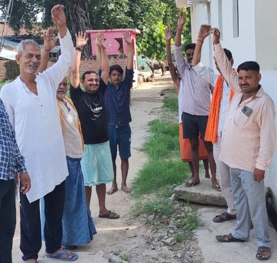 Jalaun: The scheme of giving water from house to house became the trouble of the people