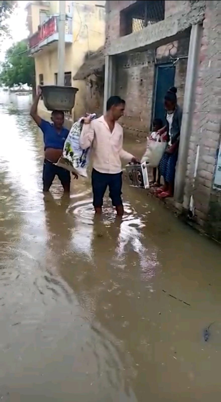 Jaloun: Yamuna flowing three meters above the danger mark