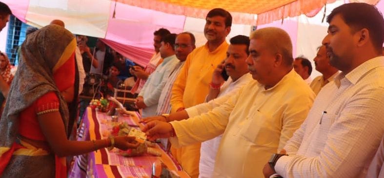 Chitrakoot: Start the intake well on time or else action, Minister in-charge Rakesh Sachan and Minister of State Anoop Pradhan inspected the Raipura Intakewell