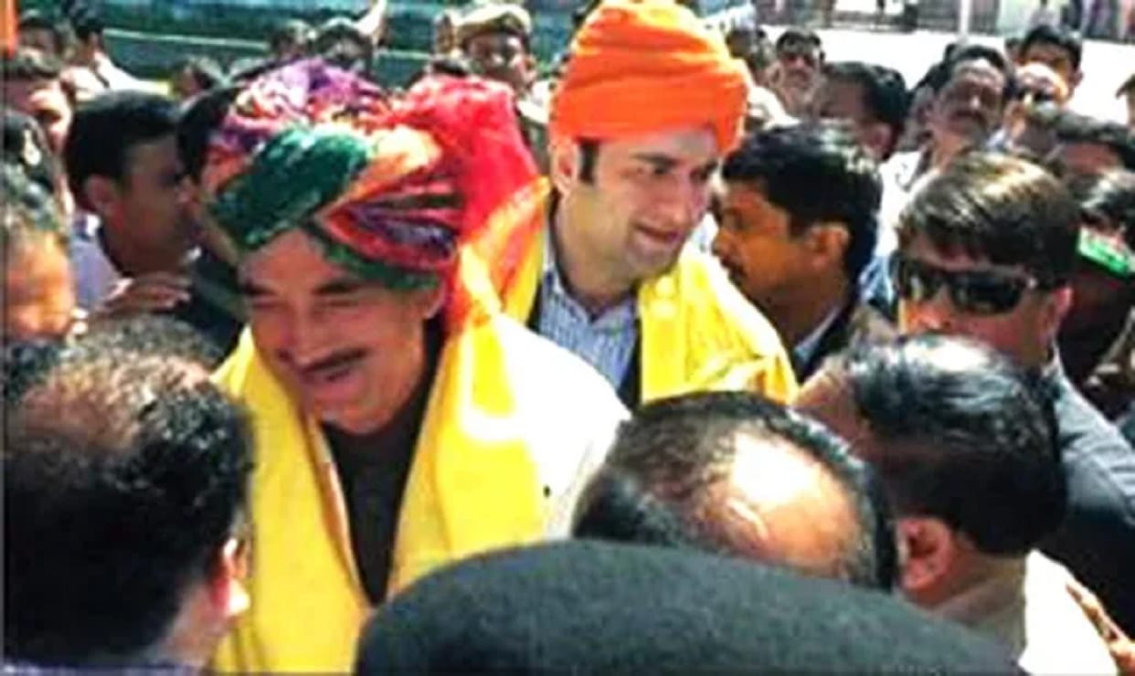 Ghulam Nabi Azad resigns: may form a new party with son Saddam ahead of Jammu kashmir election