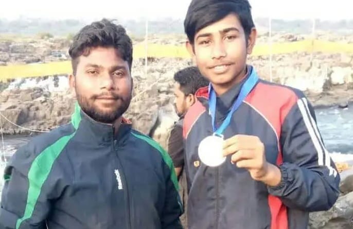 Youth who won gold medal in Indore dies after falling from the fourth floor of the building