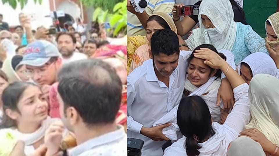 Daughter fainted after seeing body of Sonali Phogat