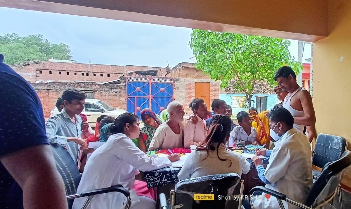 Jalaun: 509 patients underwent health check-up in Ayurvedic medical camp
