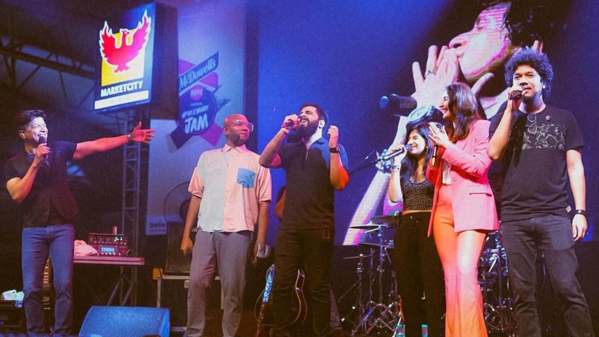 KK Daughter taamara performed stage first time with shaan on her father birth anniversary to give tribute