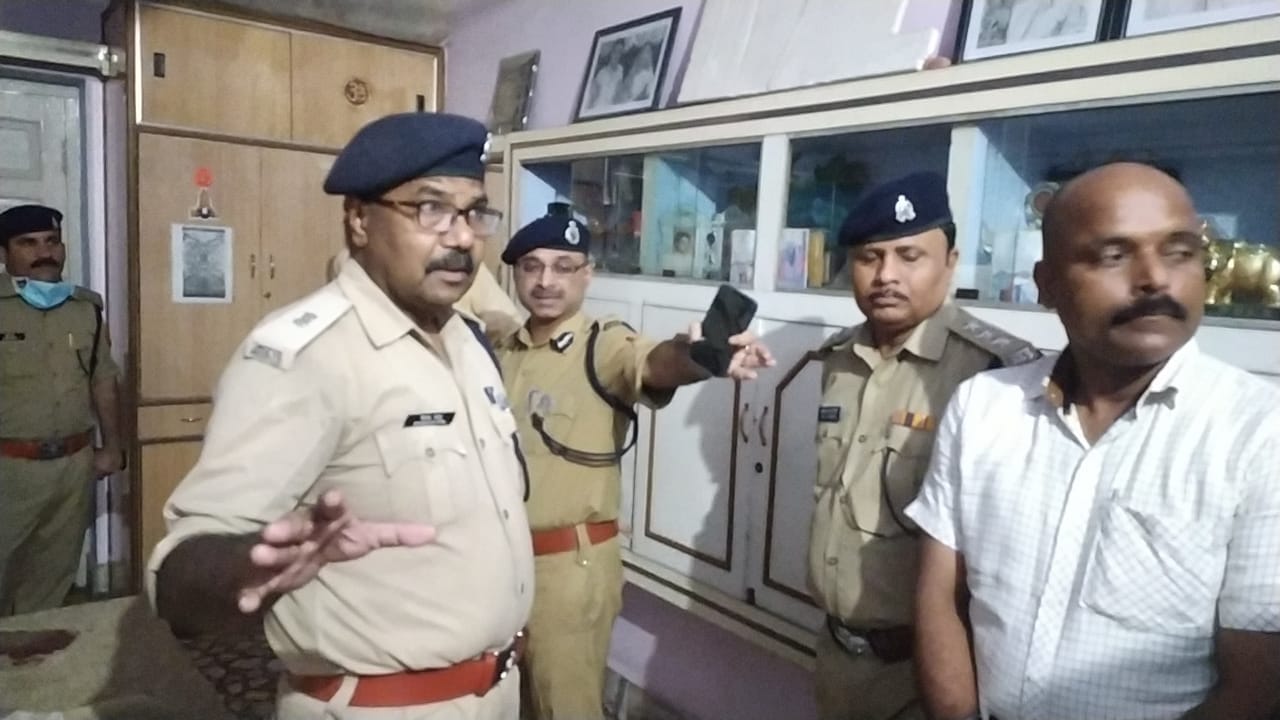 Postmortem report of husband, wife and son in Auraiya