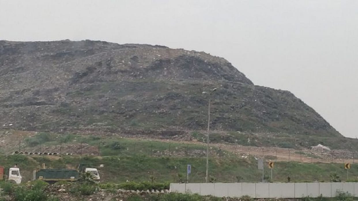 Delhi landfill sites According to a DPCC report dumping of waste at landfill sites is increasing