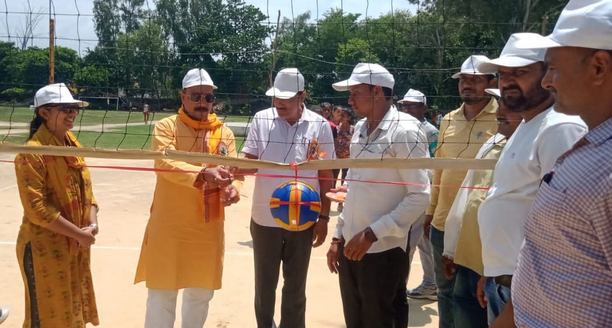 Ishwar in hundred meters, Nishad first in two hundred meters