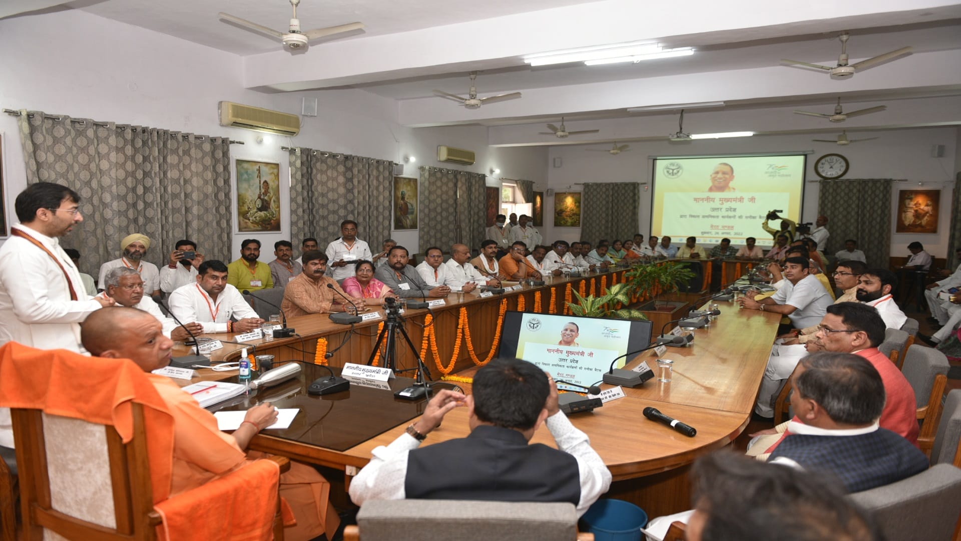 CM Yogi Adityanath distributed smartphones and tablets to the students in CCSU in Meerut