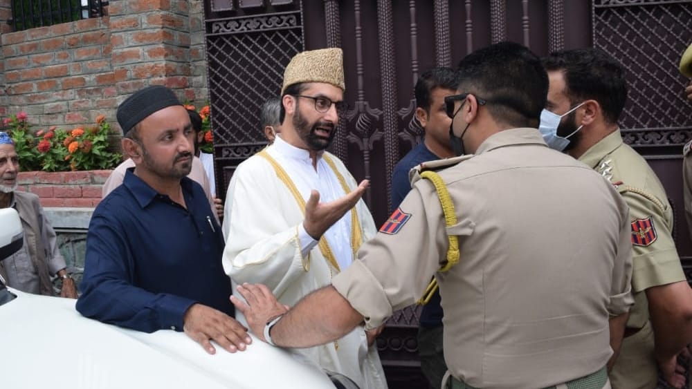 Hurriyat Conference chairman Mirwaiz Umar Farooq disallowed to leave residence by Police in srinagar