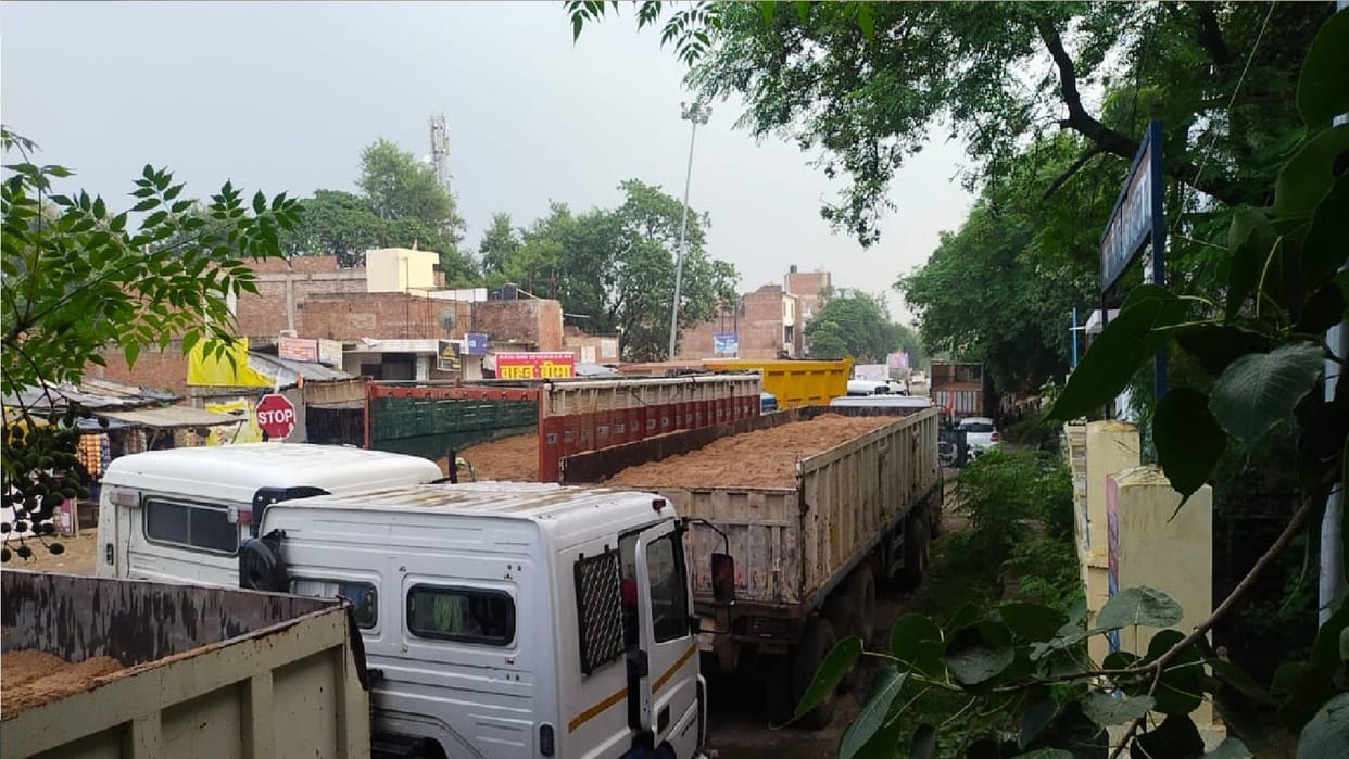Seeing overloaded truck Minister Dayashankar Singh got furious said suspend ARTO