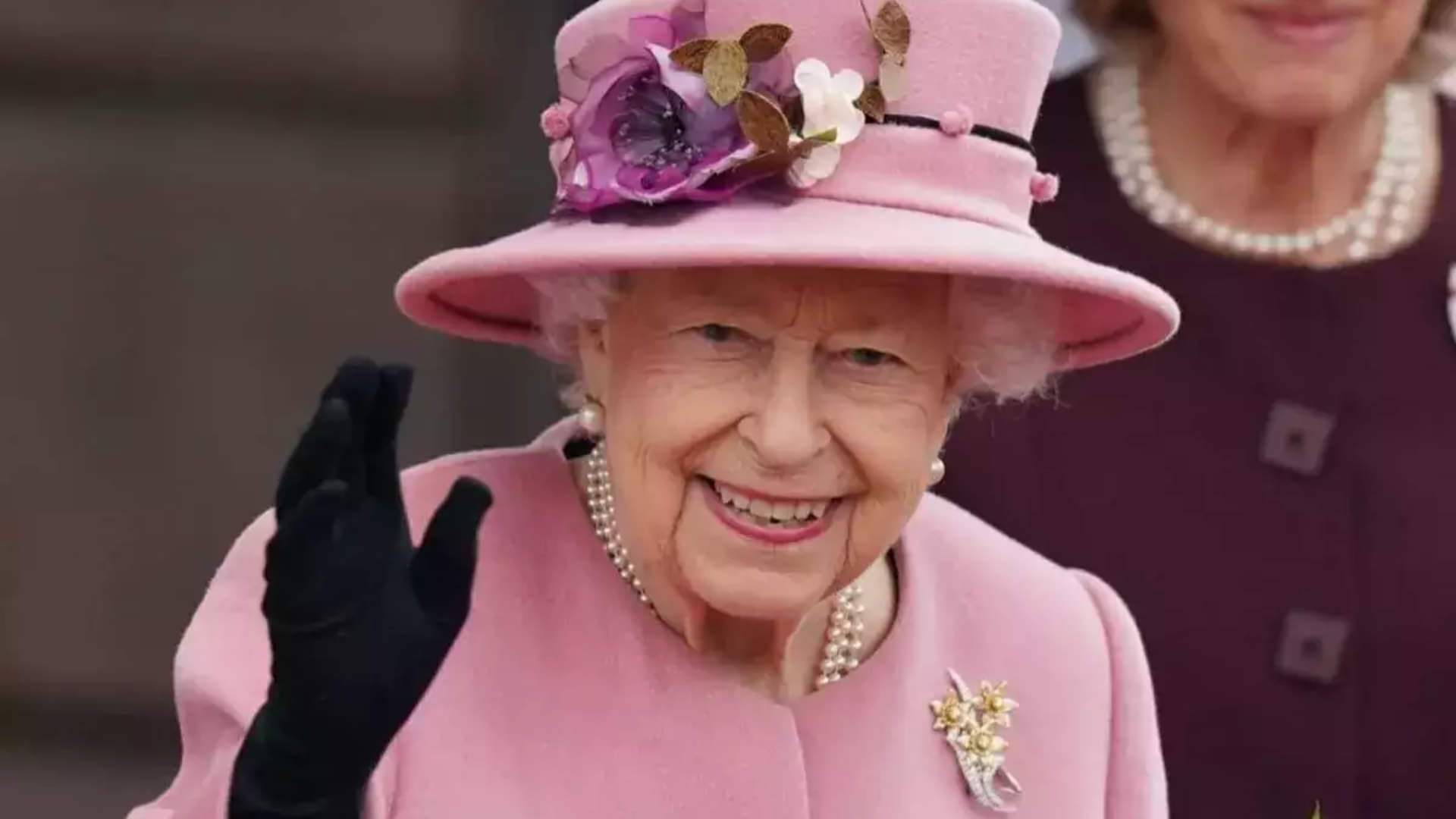 Queen Elizabeth II: Queen was a fan of Indias hospitality And Culture, had breakfast with dabbawalas of Mumbai