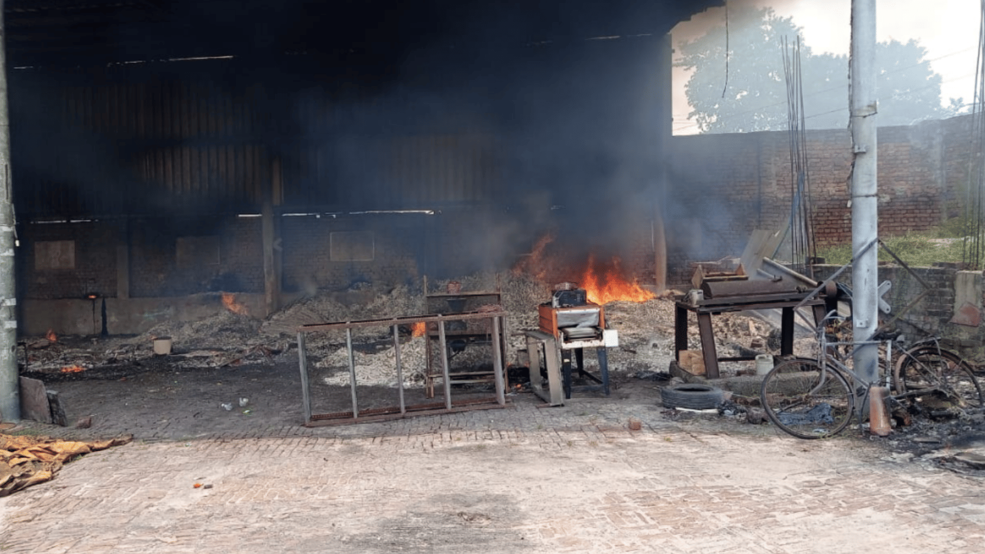 Meerut: Women working in factory jumped eight feet high wall after blast