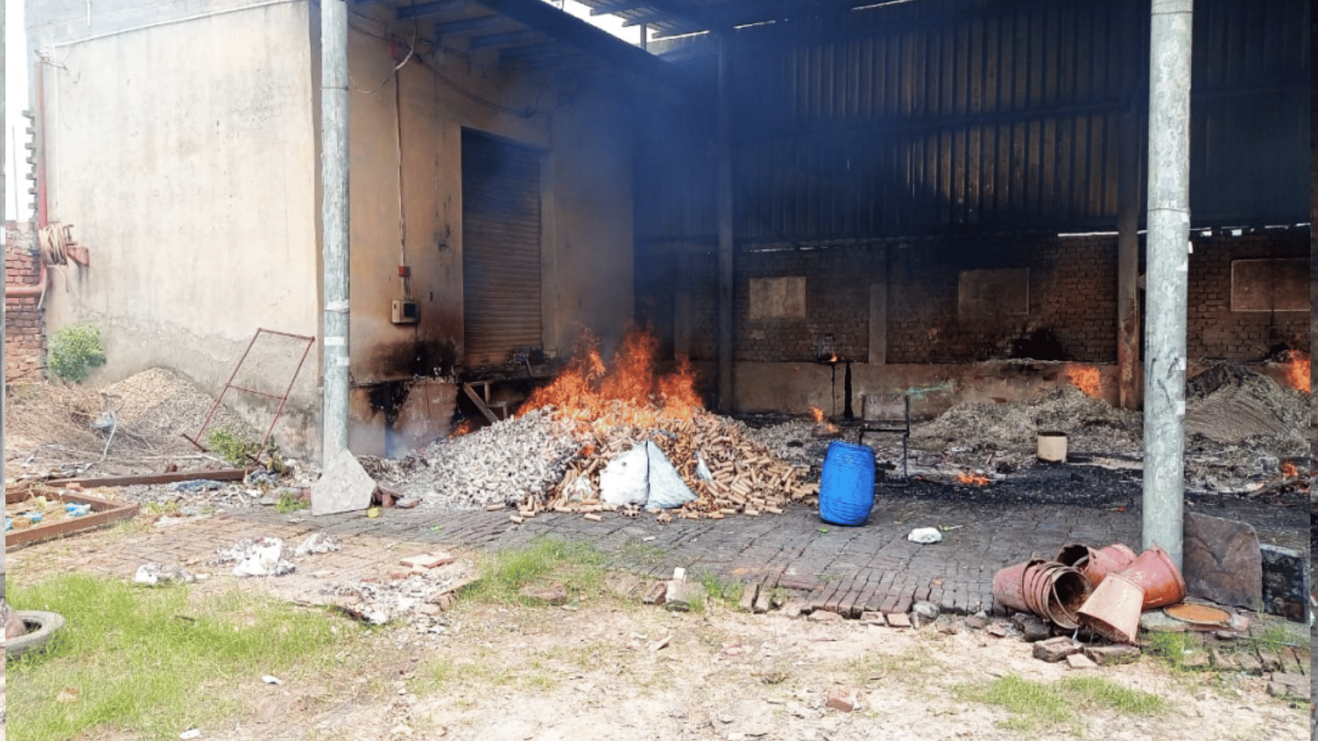 Meerut: Women working in factory jumped eight feet high wall after blast
