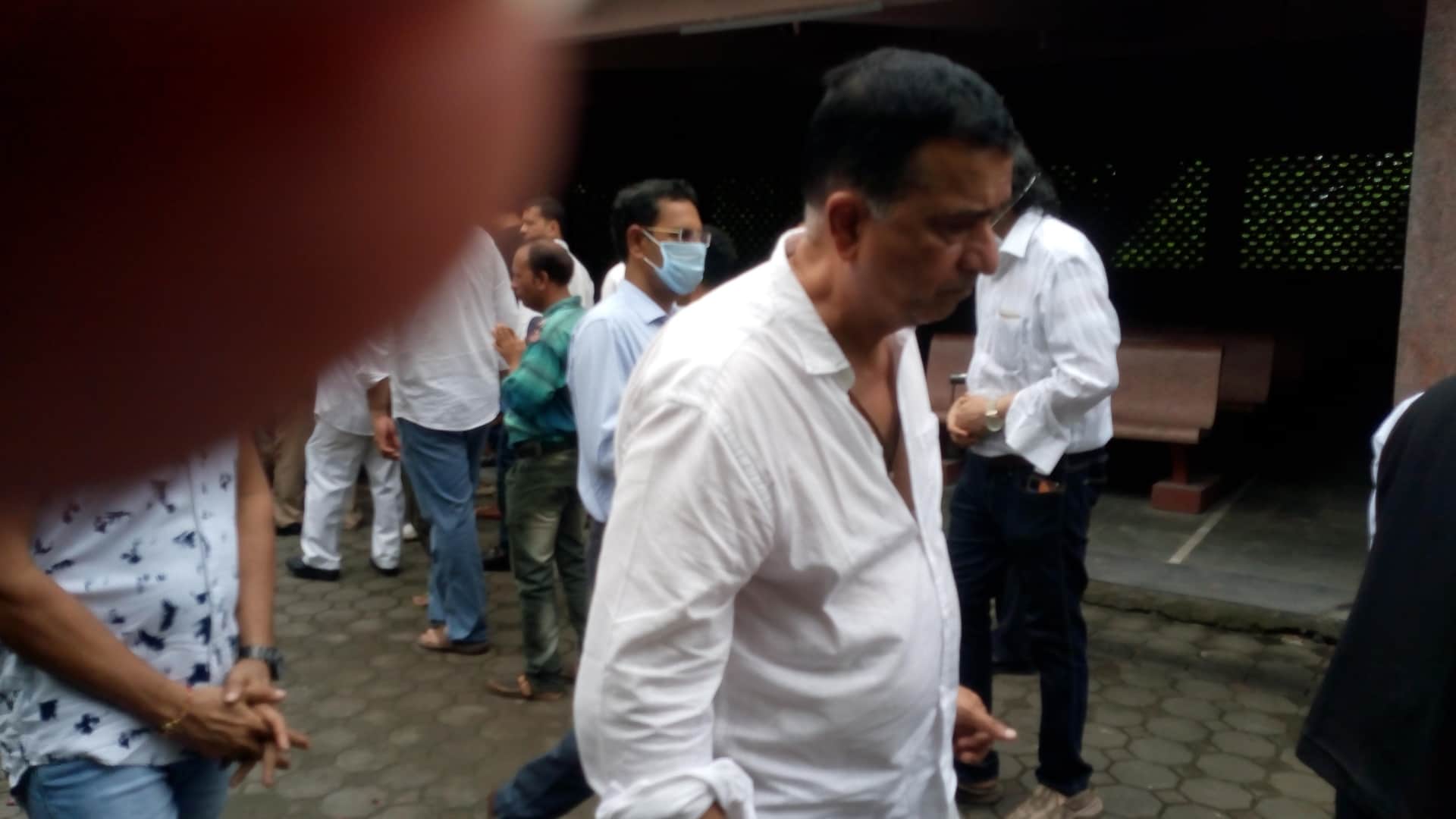 Sawan Kumar Funeral Stars arrived to bid farewell Jeetendra said, could not see the friend leaving