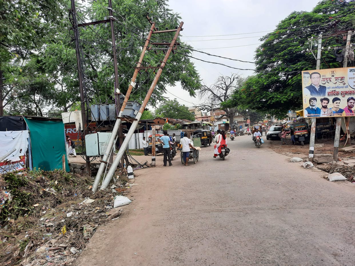 Electric poles hanging on the banks of the river, there may be an accident