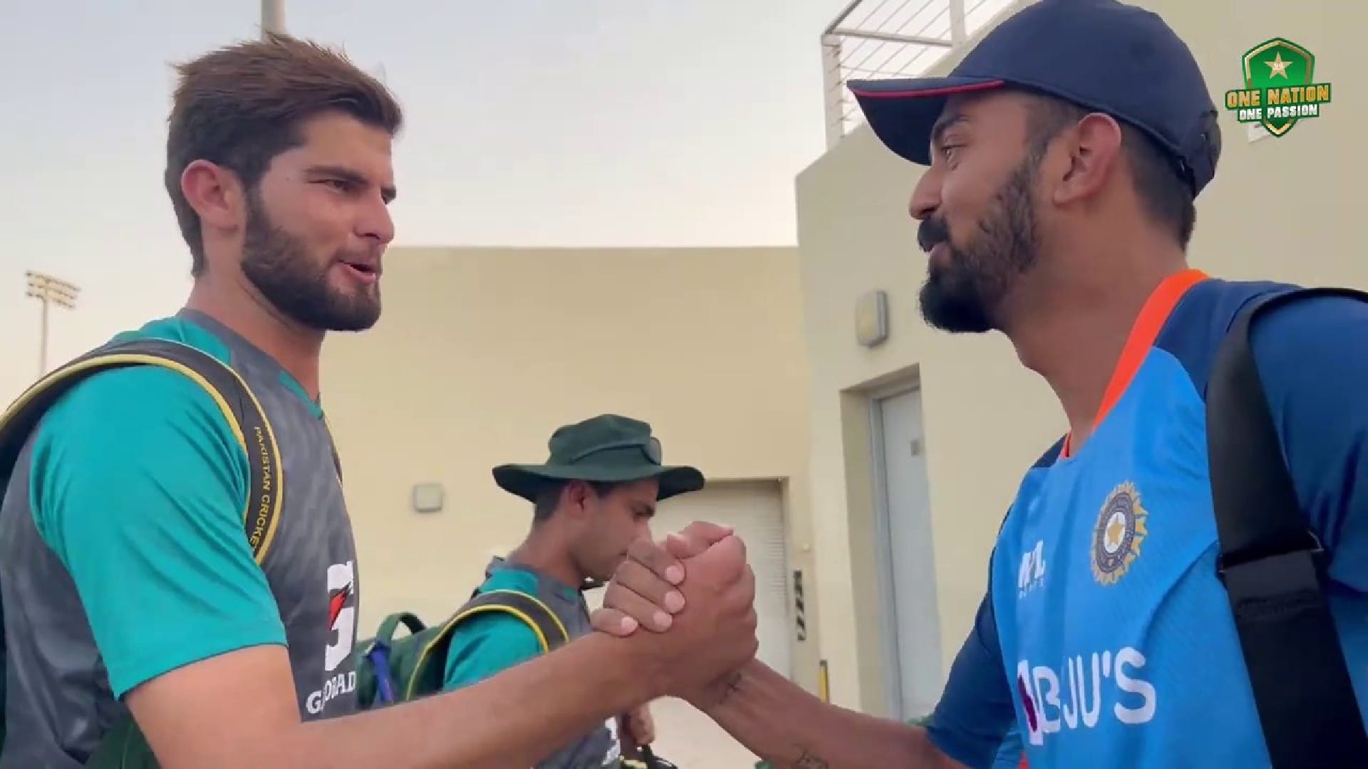 Pakistan Injured Shaheen Afridi meets Virat Kohli, Rishabh Pant and KL Rahul Video Goes virat on Social Media