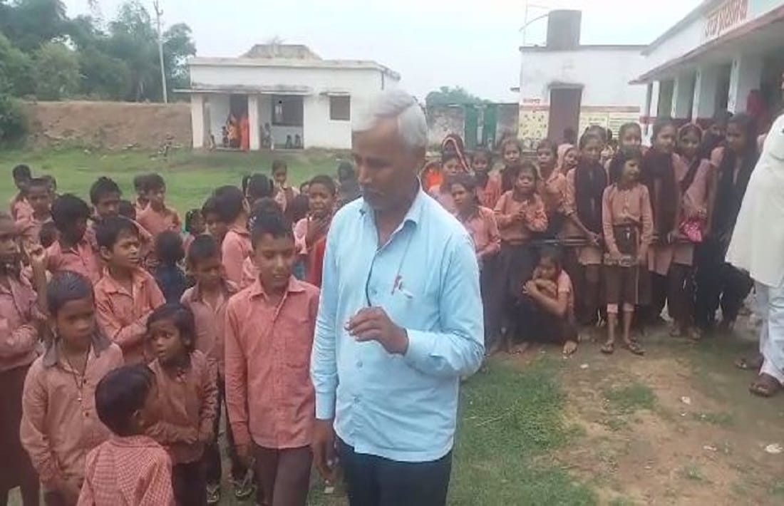 salt and bread in mid day meal children cried bitterly after action taken on headmaster