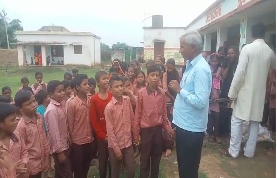 salt and bread in mid day meal children cried bitterly after action taken on headmaster