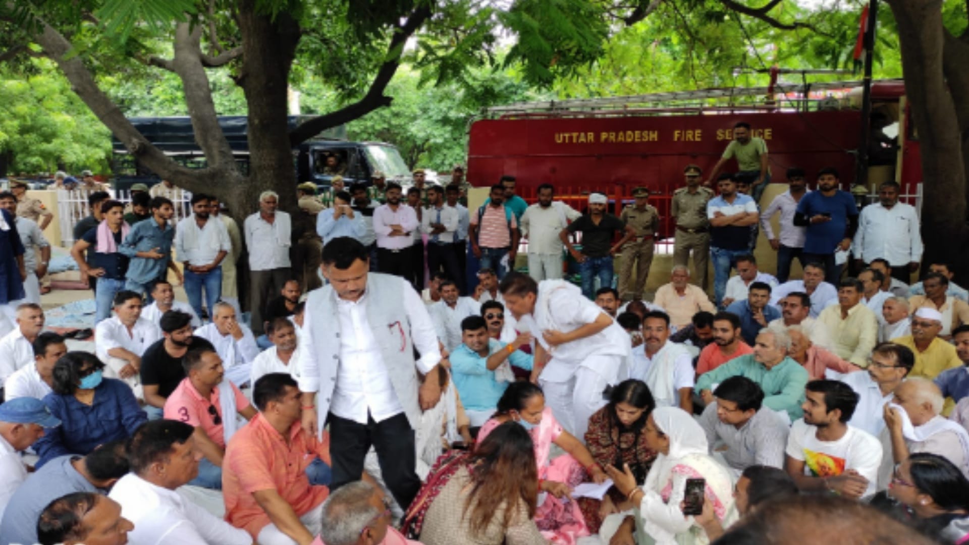 Shrikant wife Anu Tyagi has demanded for action by protest from CM Yogi Adityanath in her husband case