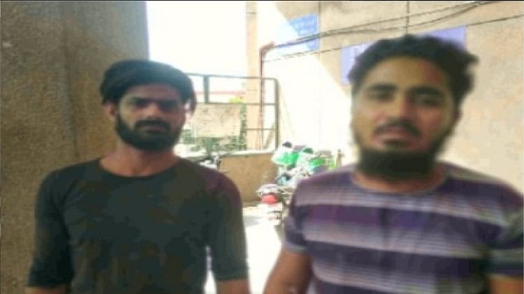 पुलिस की गिरफ्त में आरोपी