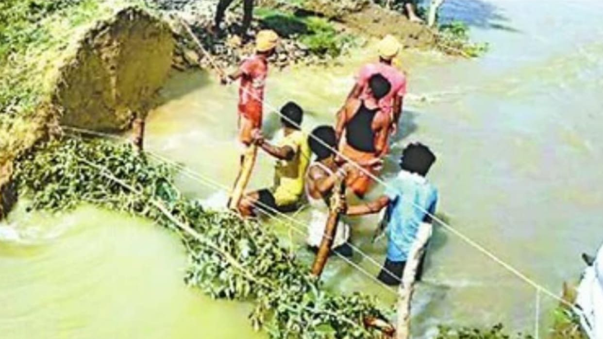 crops get drowned in Indira nahar in bahraich.