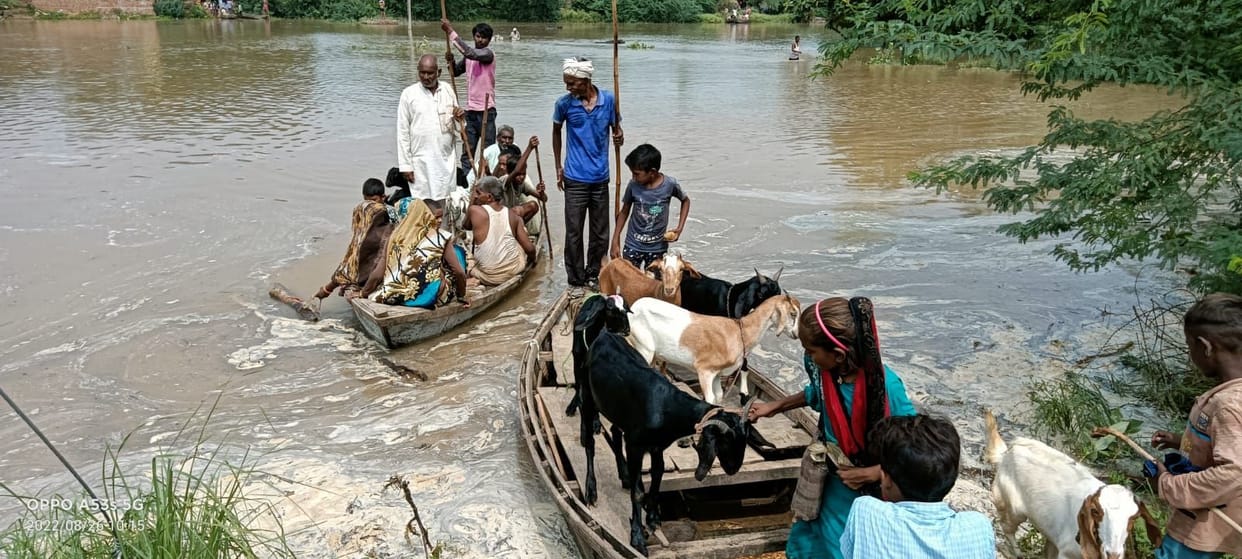 Jalaun: Yamuna caused havoc, many localities and villages were submerged