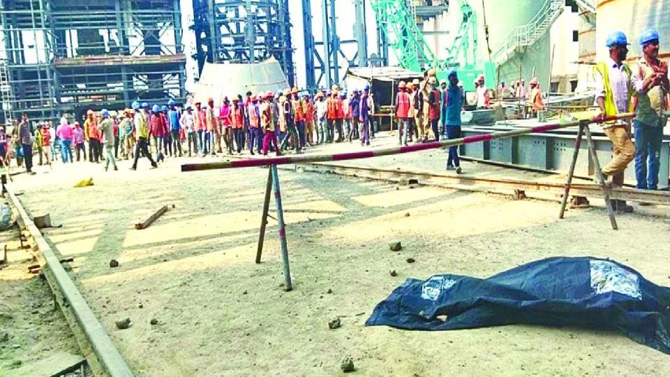 police filed FIR against 250 unidentified men for deadly attack on police in etah jawahar thermal plant