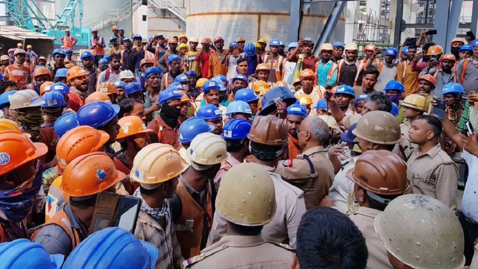 police filed FIR against 250 unidentified men for deadly attack on police in etah jawahar thermal plant