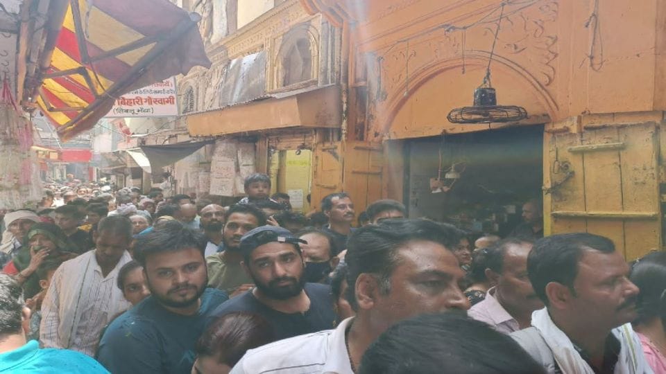 Crowd of devotees gathered in Banke Bihari temple Vrindavan on Amavasya