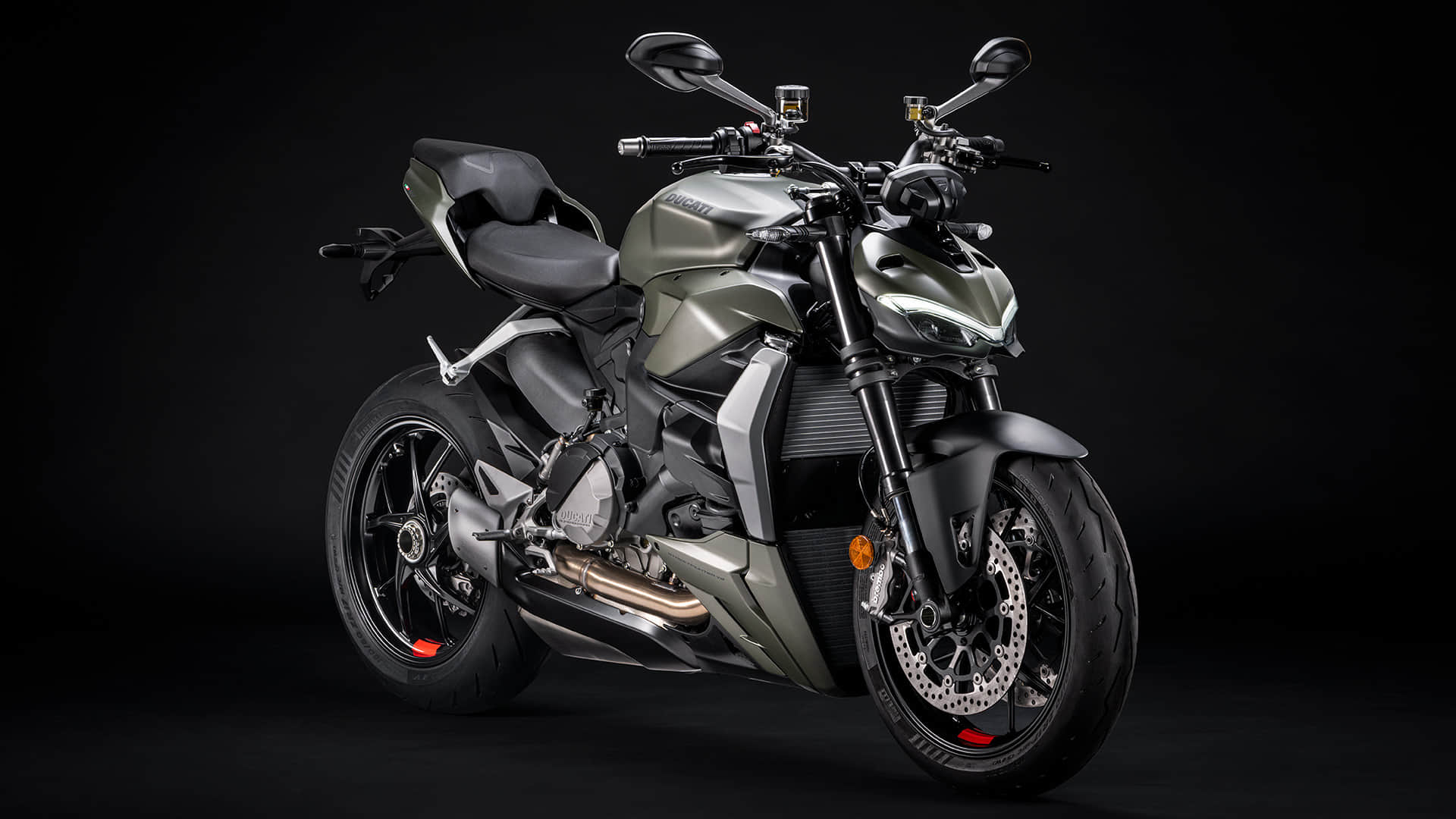 Ducati Streetfighter V2 Launched in India Check Price Features Specifications News in Hindi