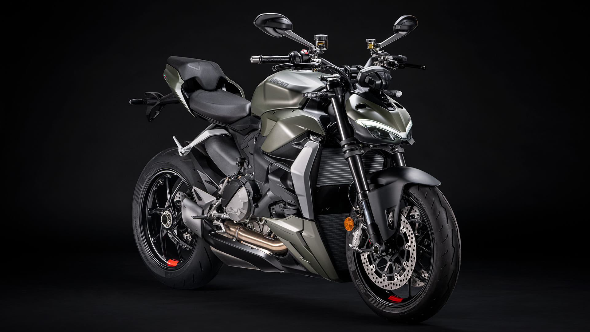 Ducati Streetfighter V2 Launched in India Check Price Features Specifications News in Hindi