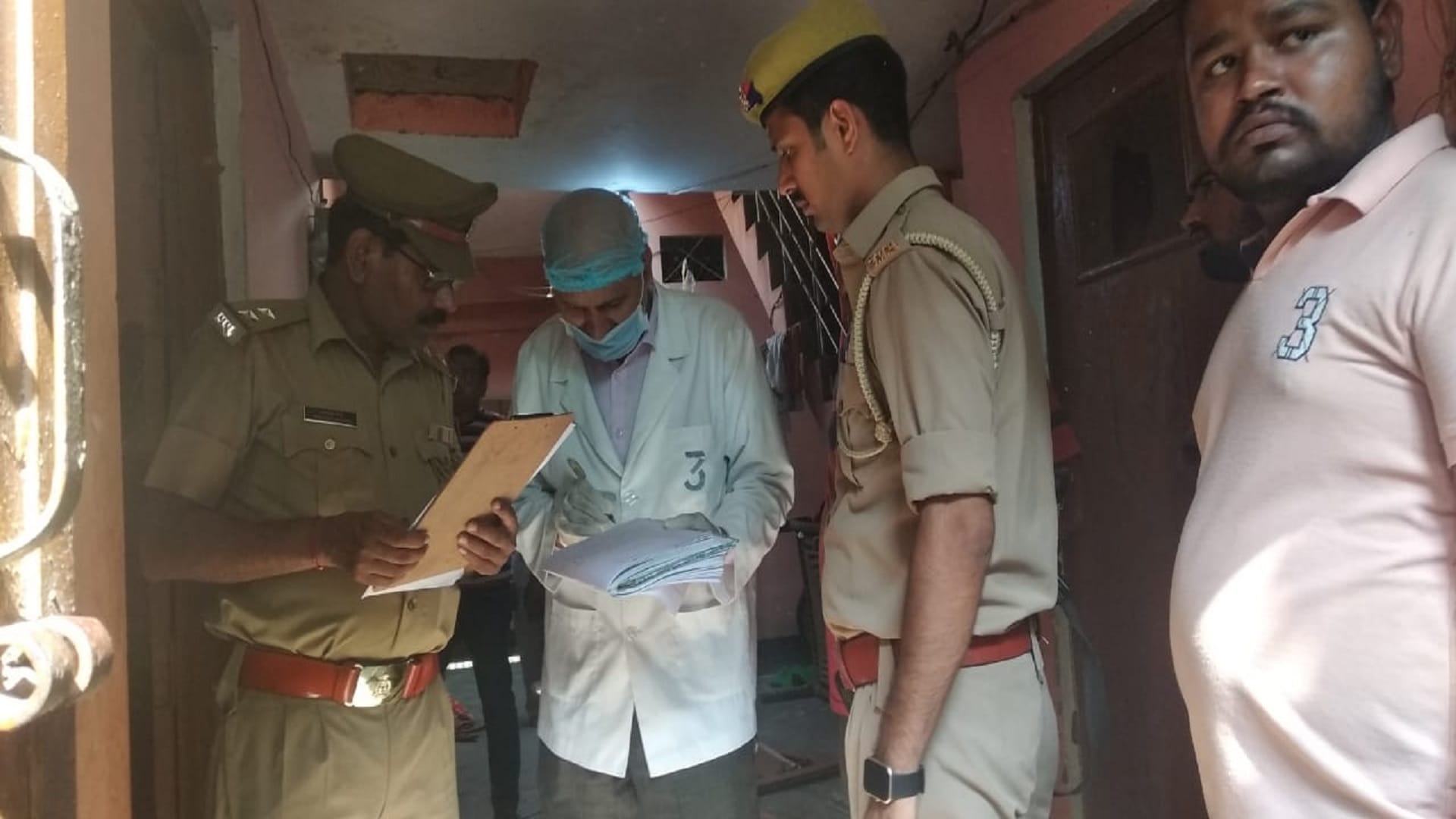 Teacher commits suicide after killing two daughters in Farrukhabad I miss you Preeti written in suicide note