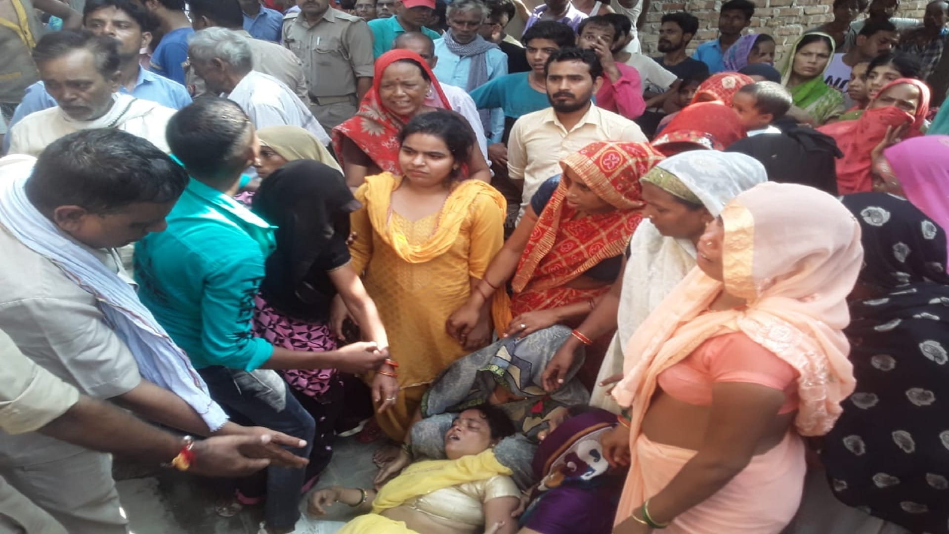 Suicide after killing daughters Sunil had sent the message of leave to the children of coaching in farrukhabad