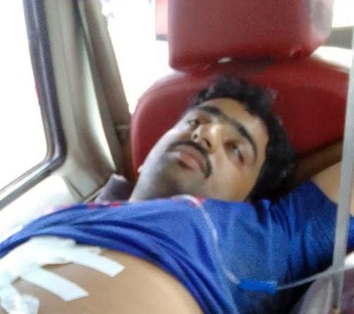 Chitrakoot: Attack on astrologer, son and disciple with a knife, entered the house to stop drinking and gambling, two were caught by the police