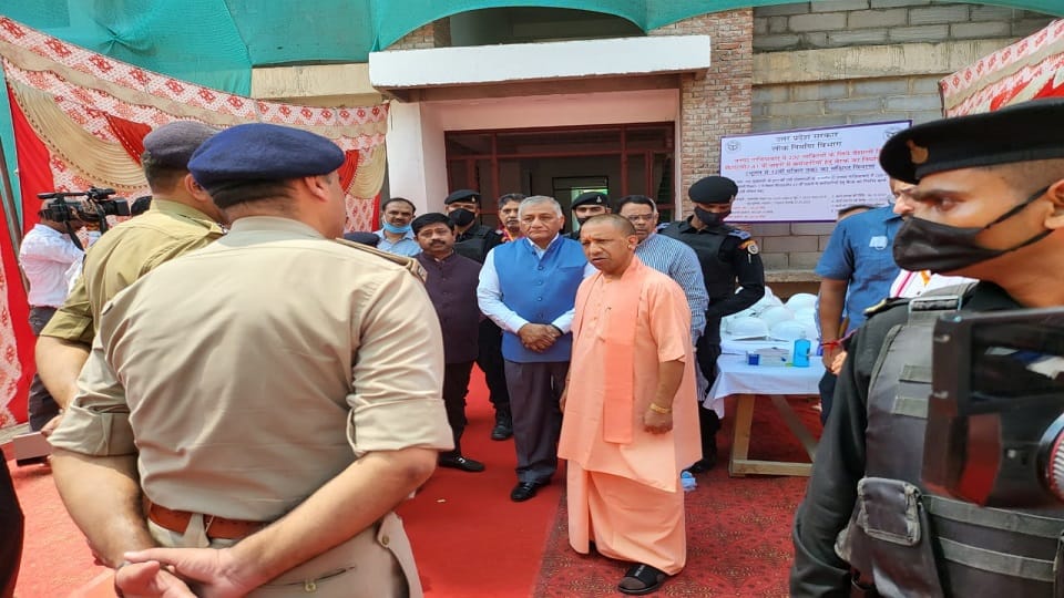CM Yogi in Ghaziabad Inspected four big projects said our aim is to bring development to every person