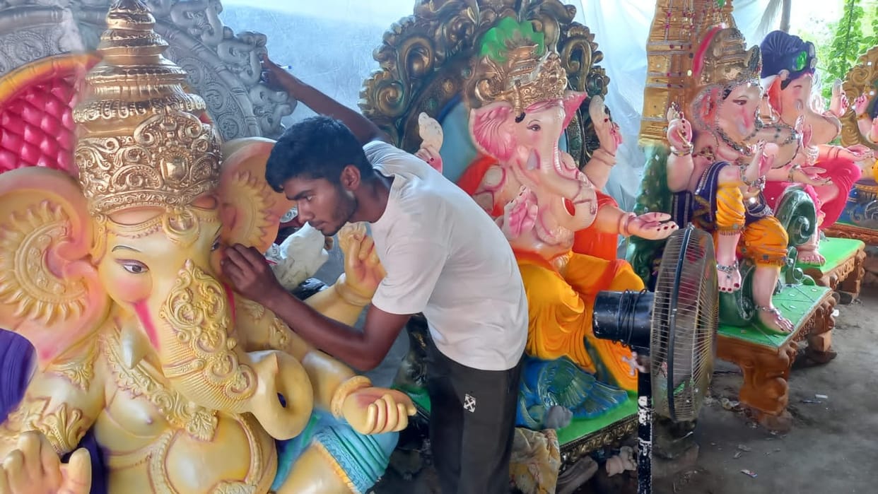 Ganpati ready to sit in the pandals, Yamunanagar