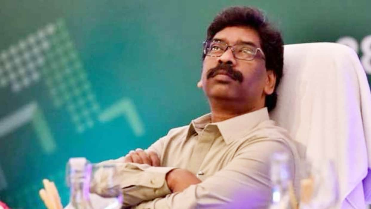 Jharkhand: Hemant Soren is surrounded on four fronts, know all about allegation