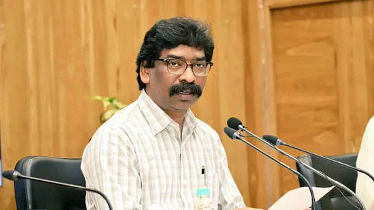 Jharkhand: Hemant Soren is surrounded on four fronts, know all about allegation
