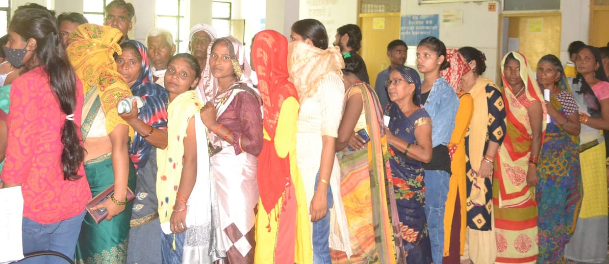 Kanpur Dehat : Six more people including doctor found corona infected in district hospital