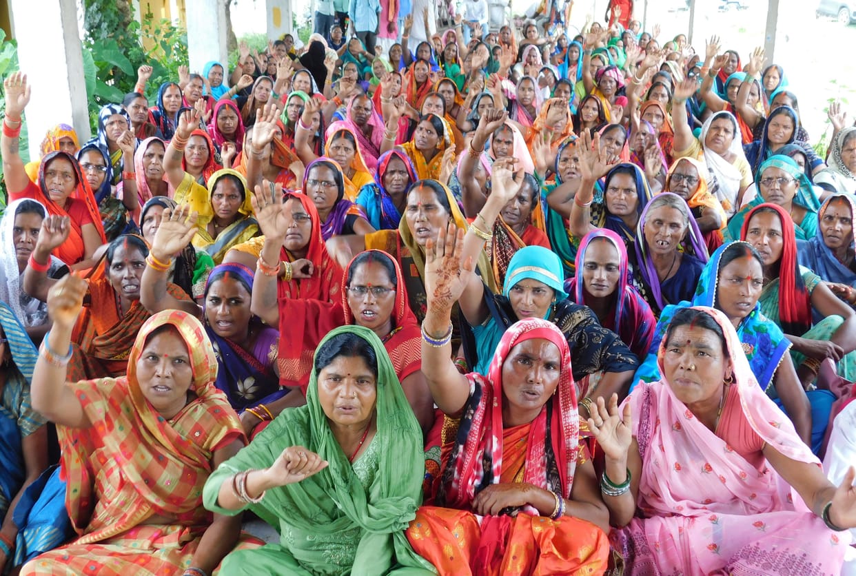 To increase the honorarium, the cooks staged a sit-in