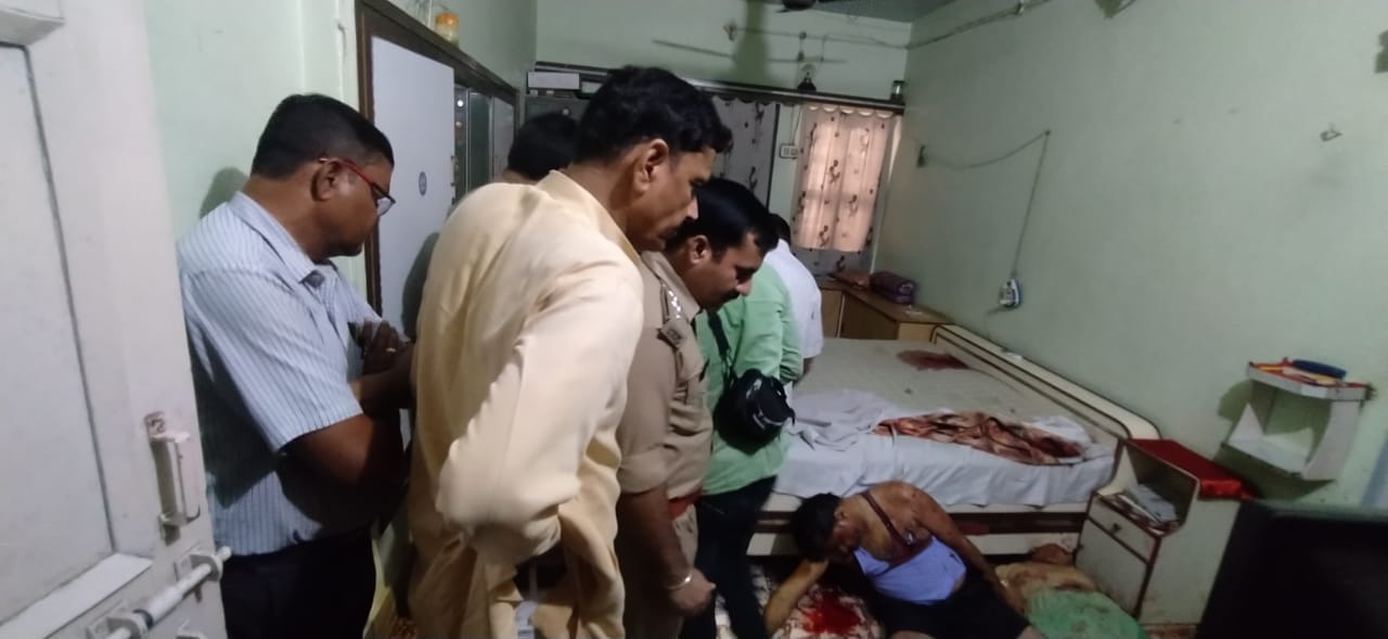 Husband, Wife And Son Die In Suspicious Condition In Auraiya, son wanted to marry his favorite girl
