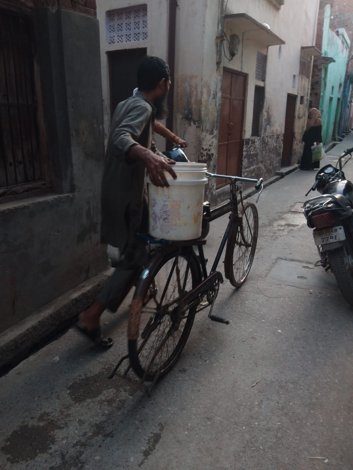 Drinking water supply stalled for 18 hours in 12 colonies of the city