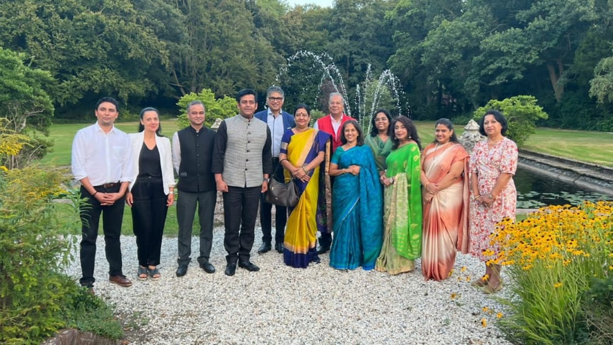 MP Ravi Kishan received grand welcome in Netherlands