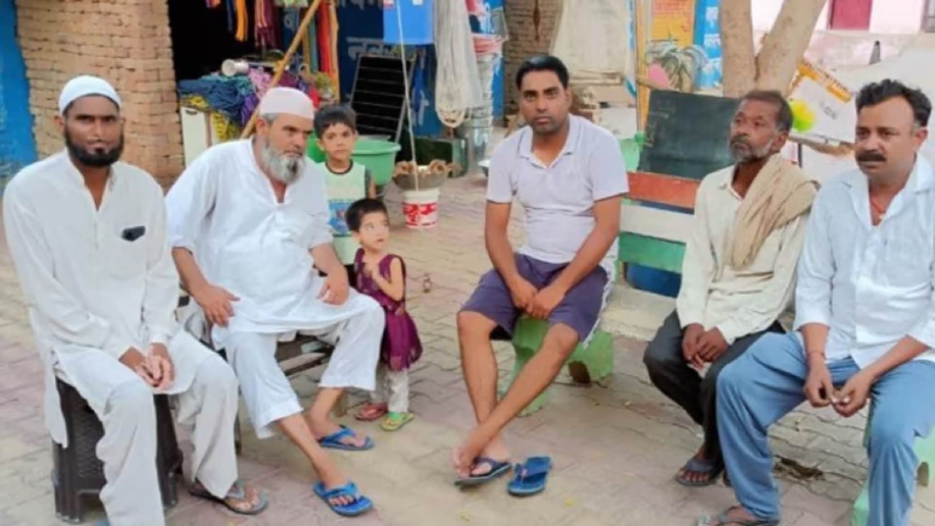 Muzaffarnagar: Minister Sanjeev Balyan reached in havan on death anniversary of Sachin Gaurav