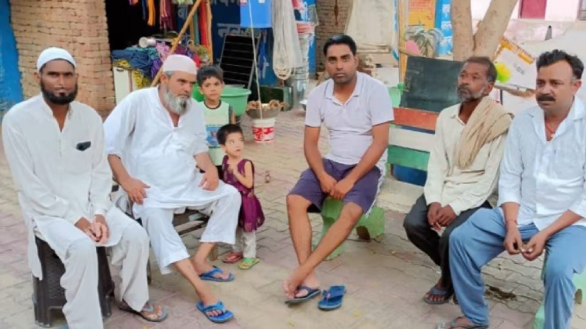 Muzaffarnagar: Minister Sanjeev Balyan reached in havan on death anniversary of Sachin Gaurav
