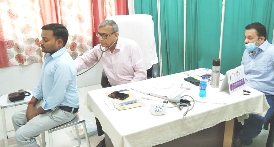 CMO saw patients in OPD, deputy was absent